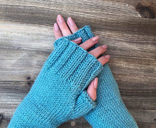 Load image into Gallery viewer, Sea Breeze Fingerless Gloves - thewillowheartist